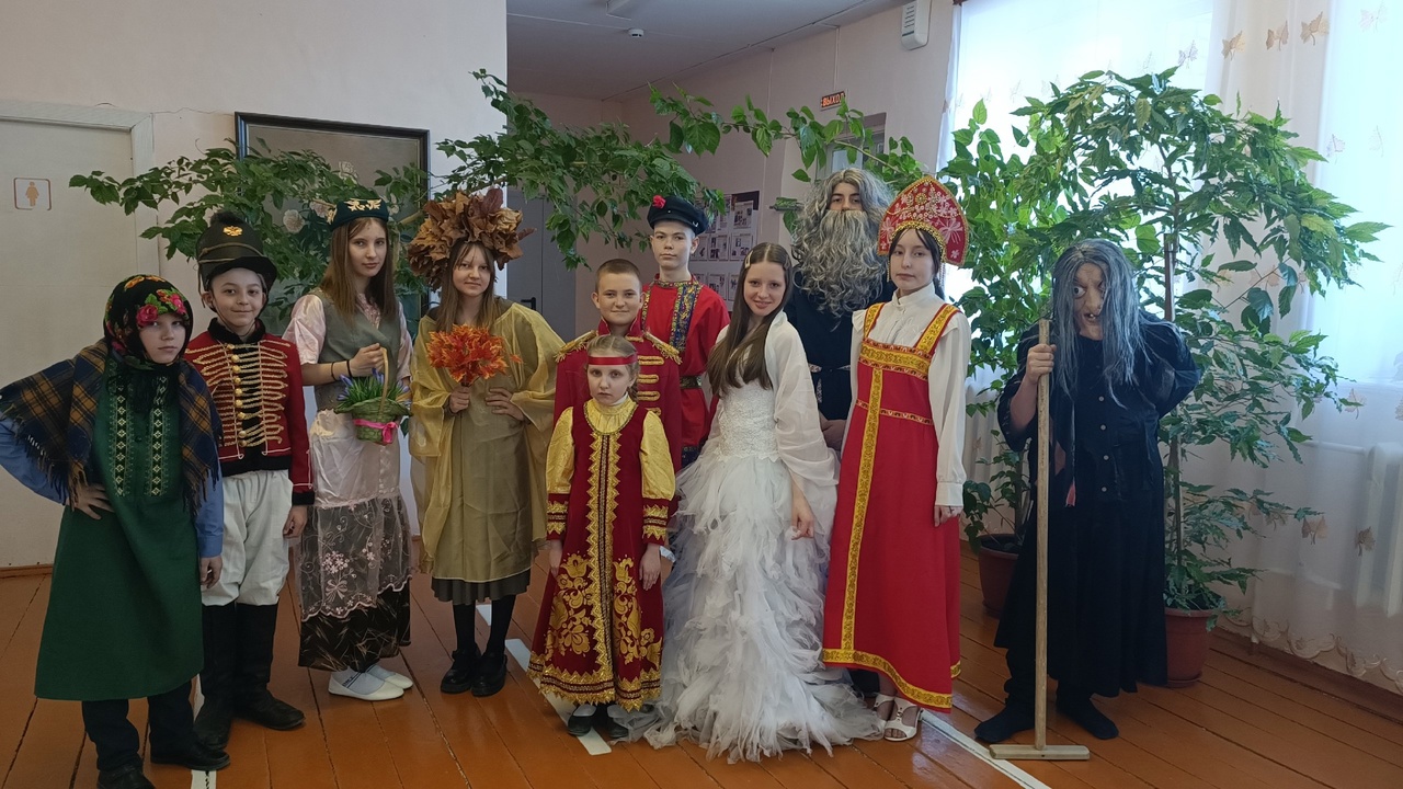 День театра.